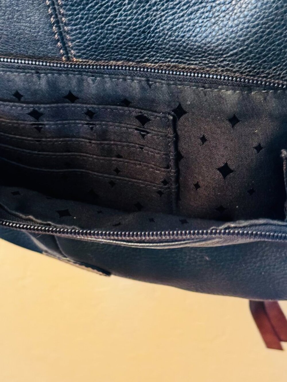 Fossil Morgan Traveler Black Soft Pebble Leather Organizer Crossbody Bag READ - Picture 9 of 15